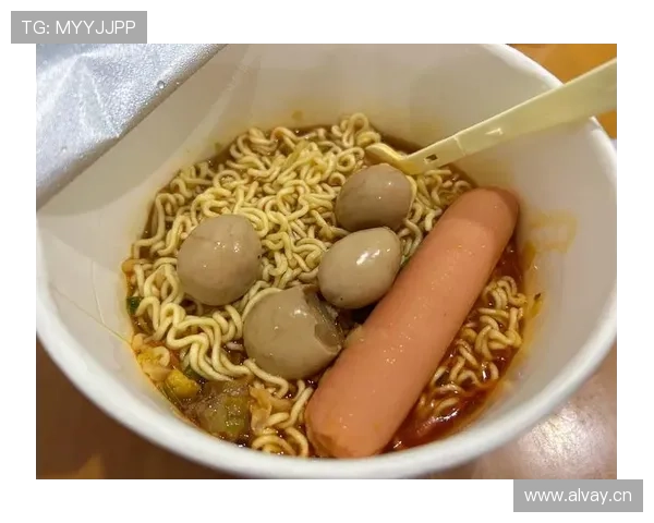 张琳芃家的狗都吃进口粮，我还在纠结泡面加不加肠