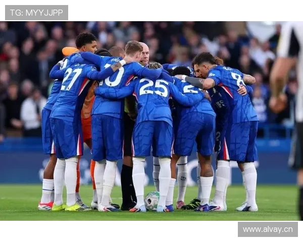 切尔西陷入战术迷宫：战术体系混乱导致豪门地位下滑，究竟谁来拯救这支濒临危机的球队？